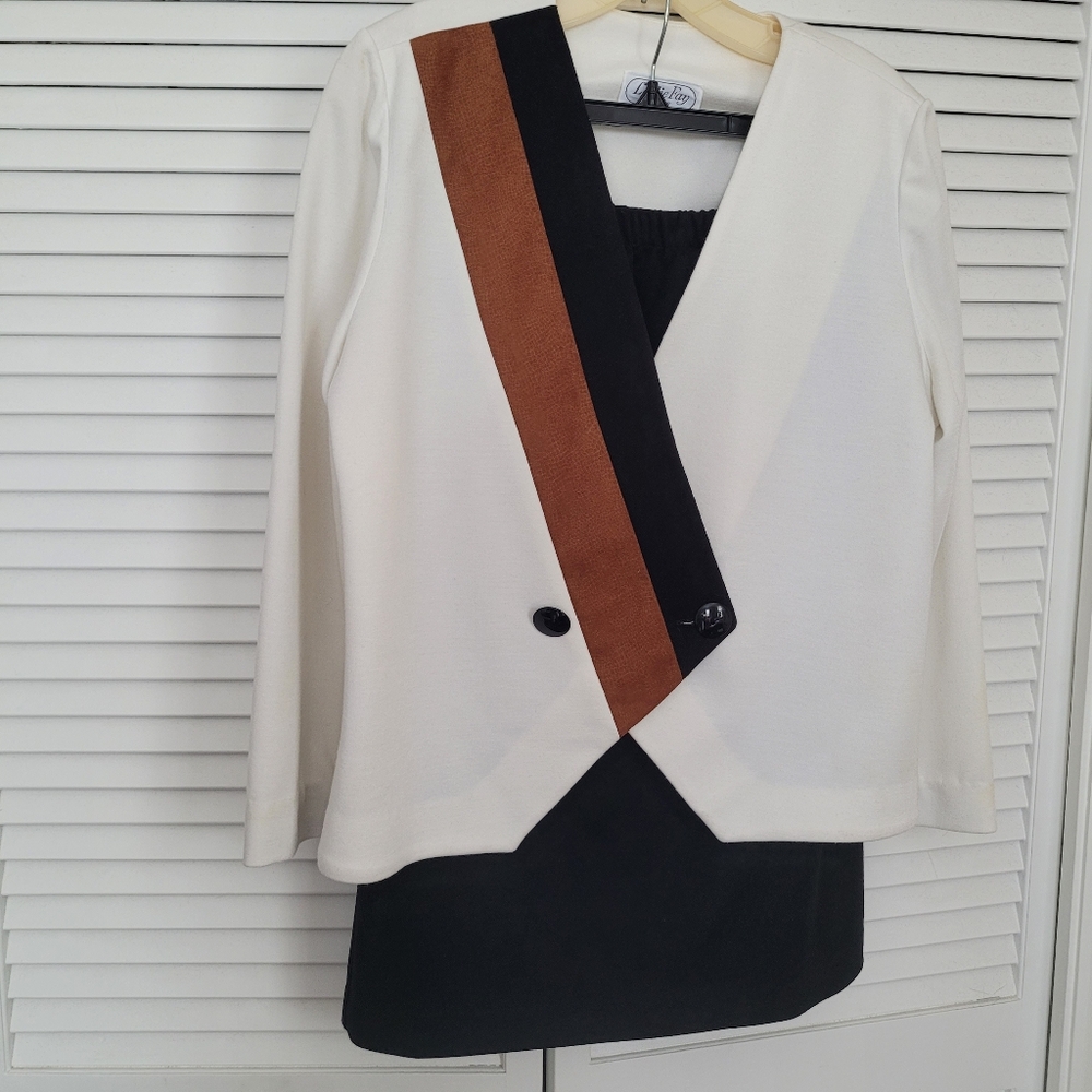 Leslie Fay Vintage Skirt Suit Set Black Cream Blazer Classic Size 12P USA Made